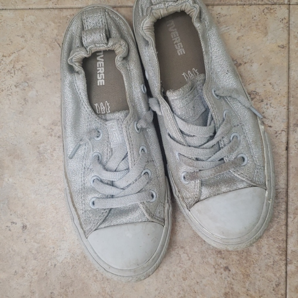 Girls converse shoes used condition